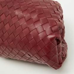 مملوكة مسبقًا Bottega Veneta Burgundy Intrecciato Leather Teen Pouch Clutch