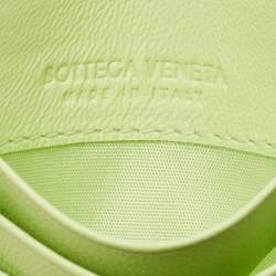 مملوكة مسبقًا حافظة بطاقات بوتيغا فينيتا جلد أنترشياتو أخضر فاتح