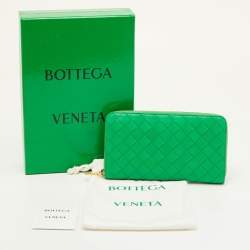 مملوكة مسبقًا محفظة بوتيغا فينيتا سحاب ملتف جلد انتريشياتو خضراء