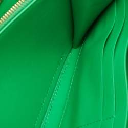 مملوكة مسبقًا محفظة بوتيغا فينيتا سحاب ملتف جلد انتريشياتو خضراء