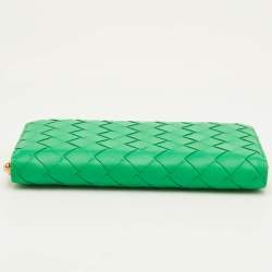 مملوكة مسبقًا محفظة بوتيغا فينيتا سحاب ملتف جلد انتريشياتو خضراء