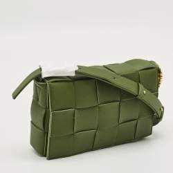 Pre Owned Bottega Veneta Cassette Medium Green Intrecciato Leather Shoulder Bag
