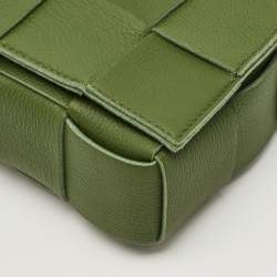 Pre Owned Bottega Veneta Cassette Medium Green Intrecciato Leather Shoulder Bag