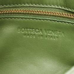 Pre Owned Bottega Veneta Cassette Medium Green Intrecciato Leather Shoulder Bag
