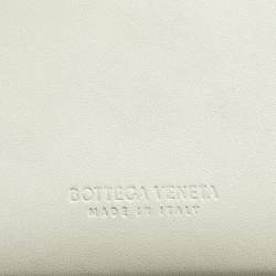 مملوكة مسبقًا Bottega Veneta Off White Leather Envelope Card Holder