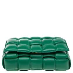 مملوكة مسبقًا Bottega Veneta Green Maxi Intrecciato Leather Padded Cassette Bag