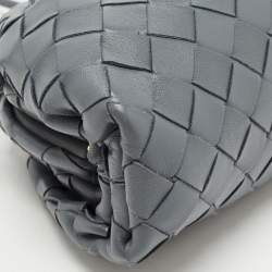 مملوكة مسبقًا Bottega Veneta Grey Intrecciato Leather Mini The Pouch Bag