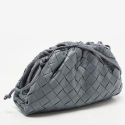 مملوكة مسبقًا Bottega Veneta Grey Intrecciato Leather Mini The Pouch Bag