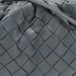 مملوكة مسبقًا Bottega Veneta Grey Intrecciato Leather Mini The Pouch Bag