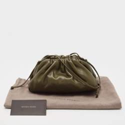 مملوكة مسبقًا حقيبة بوتيغا فينيتا بوش جلد أحمر داكن صغيرة