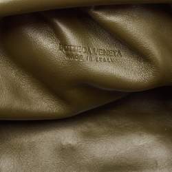 مملوكة مسبقًا حقيبة بوتيغا فينيتا بوش جلد أحمر داكن صغيرة