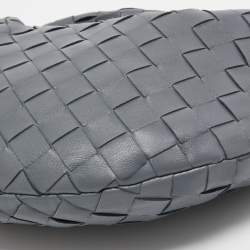 مملوكة مسبقًا Bottega Veneta Grey Intrecciato Leather Mini Jodie Hobo