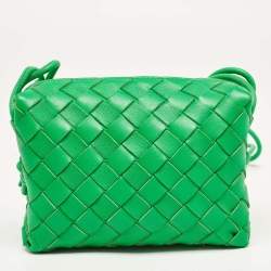 مملوكة مسبقًا حقيبة كروس بوتيغا فينيتا ميني لوب كاميرا جلد إنترشياتو عنابي