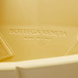 مملوكة مسبقًا Bottega Veneta Cream Rubber Mini Arco Tote