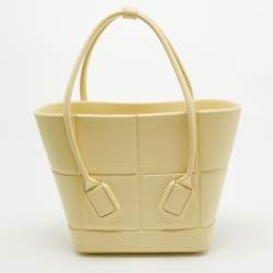 مملوكة مسبقًا Bottega Veneta Cream Rubber Mini Arco Tote