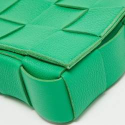 مملوكة مسبقًا Bottega Veneta Green Intrecciato Leather Cassette Shoulder Bag