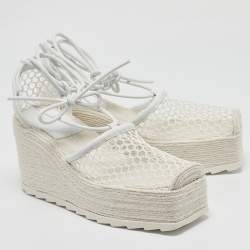 مملوكة مسبقًا Bottega Veneta White Mesh and Leather Wedge Platform Espadrille Ankle Wrap Sandals Size 39