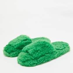 مملوكة مسبقًا Bottega Veneta Green Fur Flat Sandals Size 39