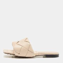 مملوكة مسبقًا صندل بوتيغا فينيتا جلد إنتريشياتو أبيض ليدو مسطح مقاس 39