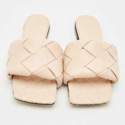 مملوكة مسبقًا صندل بوتيغا فينيتا جلد إنتريشياتو أبيض ليدو مسطح مقاس 39