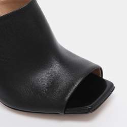 Pre Owned صندل بوتيغا فينيتا بعقدة كعب جلد أسود مقاس 37