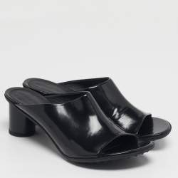 مملوكة مسبقًا صندل سلايد بوتيغا فينيتا جلد أسود أوتوميك مقاس 40