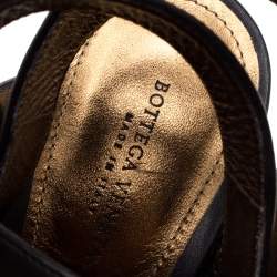 مملوكة مسبقًا Bottega Veneta Black Intrecciato Detail Leather Buckle Peep Toe Platform Sandals 37.5