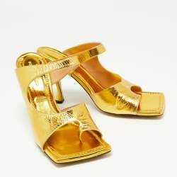 Pre Owned Bottega Veneta Gold Leather Vitello Lamé Square-Toe Sandals Size 41 