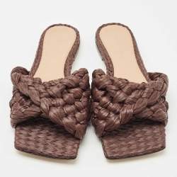 مملوكة مسبقًا Bottega Veneta Dark Brown Raffia Intrecciato Slide Flat Size 36.5