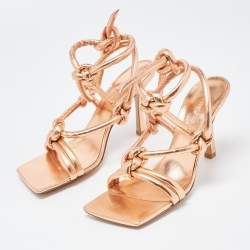 مملوكة مسبقًا Bottega Veneta Rose Gold Knotted Leather Ankle Tie Sandals Size 36