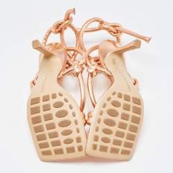 مملوكة مسبقًا Bottega Veneta Rose Gold Knotted Leather Ankle Tie Sandals Size 36