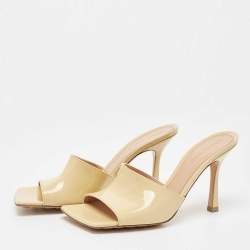 Pre Owned Bottega Veneta Beige Patent Stretch Mules Size 39