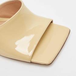 Pre Owned Bottega Veneta Beige Patent Stretch Mules Size 39
