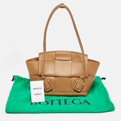 مملوكة مسبقًا Bottega Veneta Brown Intrecciato Leather Small Arco Tote