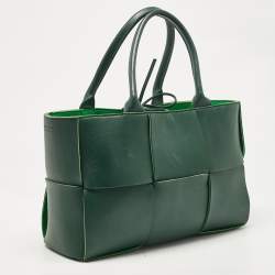 مملوكة مسبقًا Bottega Veneta Dark Green Intreccio Leather Small Arco Tote