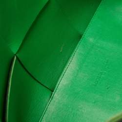 مملوكة مسبقًا Bottega Veneta Dark Green Intreccio Leather Small Arco Tote