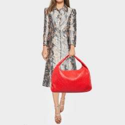 مملوكة مسبقًا Bottega Veneta Red Intrecciato Leather Medium Veneta Hobo