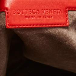 مملوكة مسبقًا Bottega Veneta Red Intrecciato Leather Medium Veneta Hobo