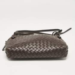 مملوكة مسبقًا Bottega Veneta Dark Brown Intrecciato Leather Leather Nodini Crossbody Bag