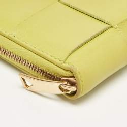 Bottega Veneta Green Intrecciato Leather Cassette Zip Around Wallet