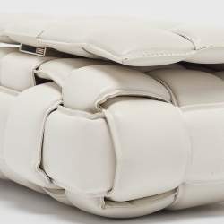 مملوكة مسبقًا Bottega Veneta White Padded Leather Cassette Shoulder Bag
