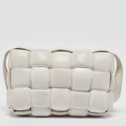 مملوكة مسبقًا Bottega Veneta White Padded Leather Cassette Shoulder Bag