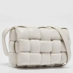 مملوكة مسبقًا Bottega Veneta White Padded Leather Cassette Shoulder Bag