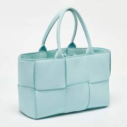 مملوكة مسبقًا Bottega Veneta Light Blue Leather Small Arco Tote