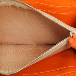 مملوكة مسبقًا محفظة بوتيغا فينيتا سحاب جلد براءات إنتريشياتو برتقالي