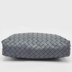 مملوكة مسبقًا Bottega Veneta Grey Intrecciato Leather Oversized Zip Pouch 