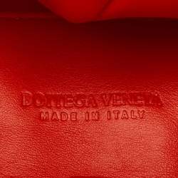 مملوكة مسبقًا Bottega Veneta Red Increcciato Fabric Small The Point Triangle Bag