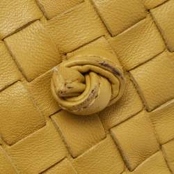 Pre Owned حقيبة كروس بوتيغا فينيتا نوديني جلد انترشياتو بيج داكنة بسحاب مزدوج