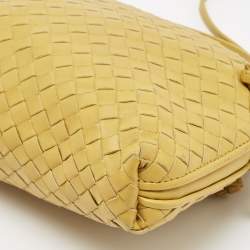 Pre Owned حقيبة كروس بوتيغا فينيتا نوديني جلد انترشياتو بيج داكنة بسحاب مزدوج