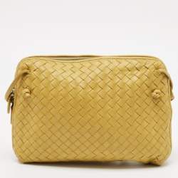 Pre Owned حقيبة كروس بوتيغا فينيتا نوديني جلد انترشياتو بيج داكنة بسحاب مزدوج